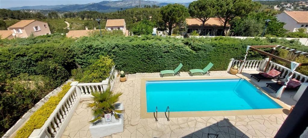 Villa T3 A 10' De Cassis - Piscine Privee Et Cuisine D'Ete Exterieure Carnoux-en-Provence Luaran gambar